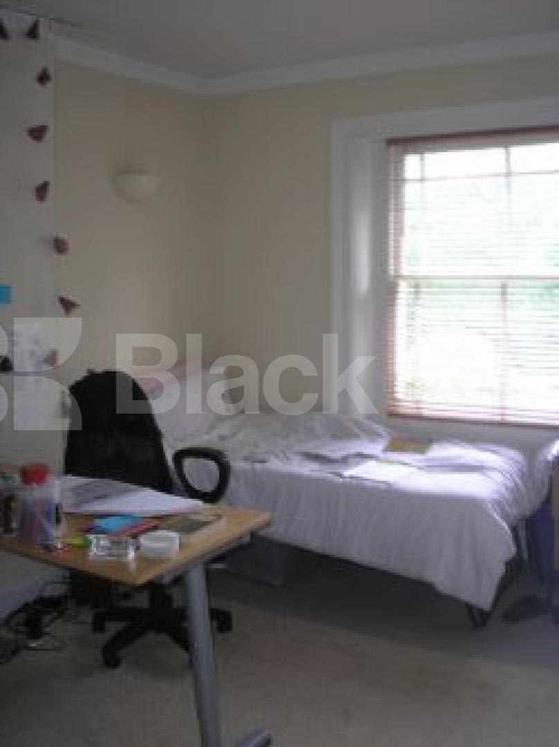 			2 Bedroom, 1 bath, 1 reception Flat			 Regents Park Road, REGENTS PARK NW1